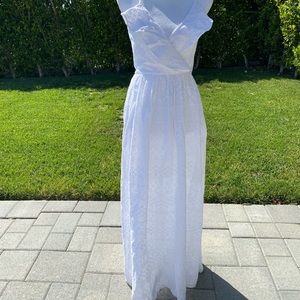 Beautiful summer maxi dress - white and size 4
